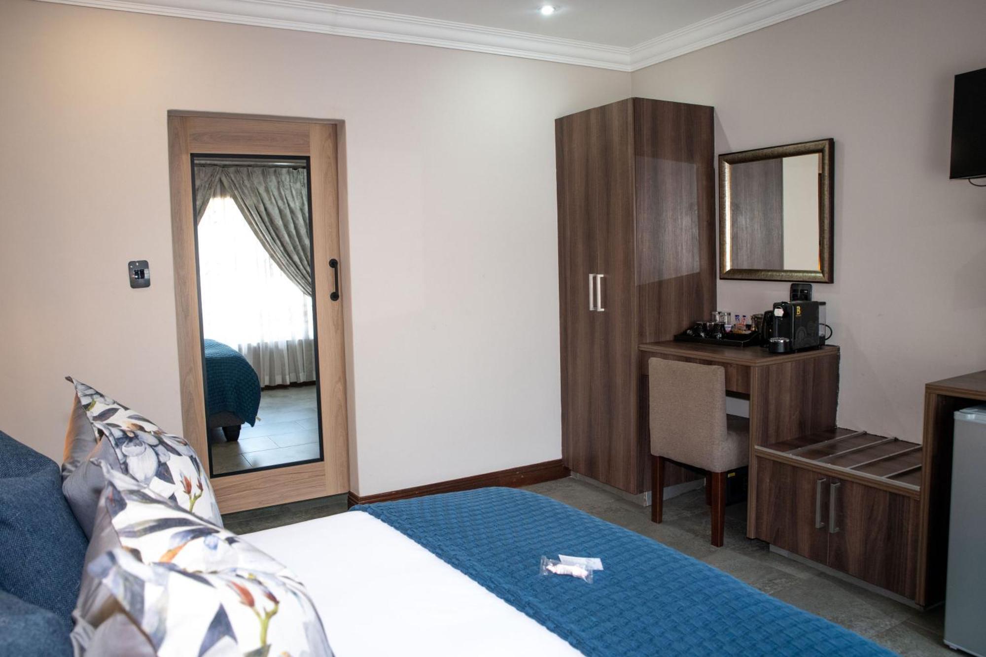 Iso'Bella Vita Guesthouse بهالابوروا الغرفة الصورة